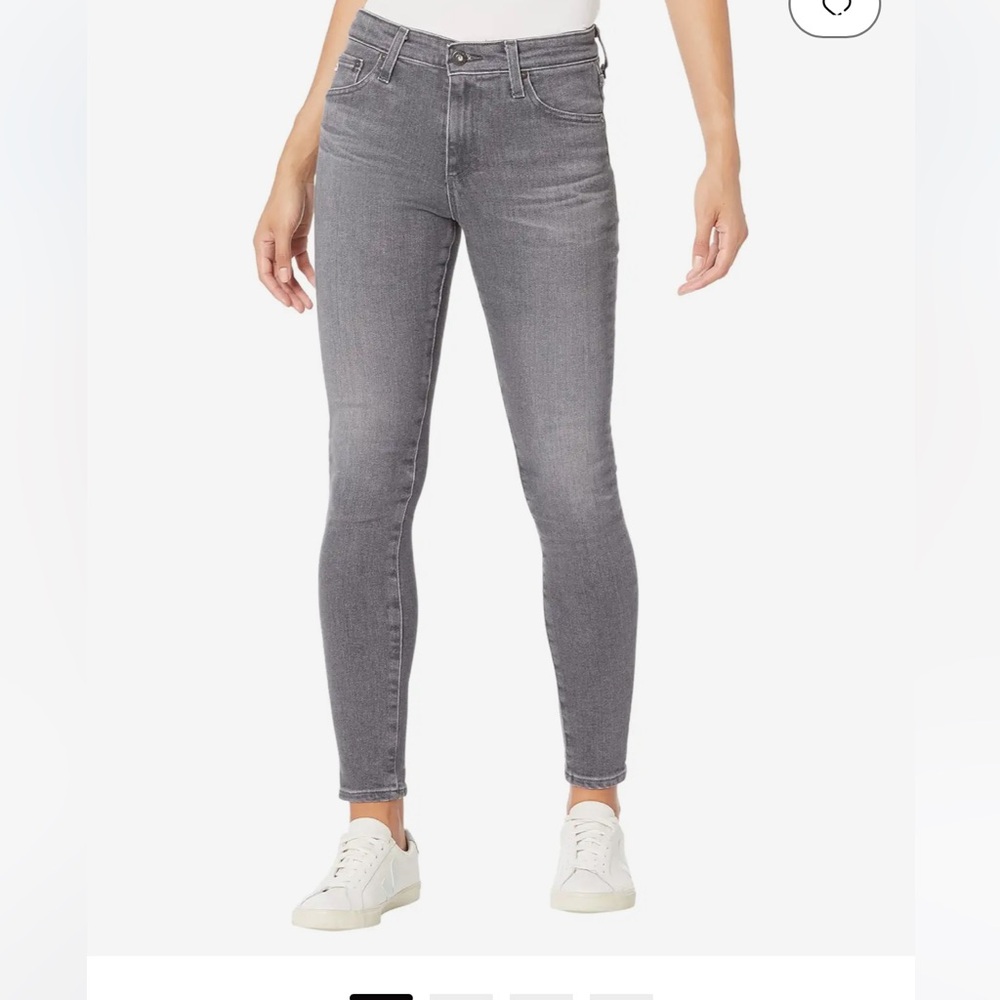 AG Jeans. “The Farrah skinny ankle”. Women’s size 27r